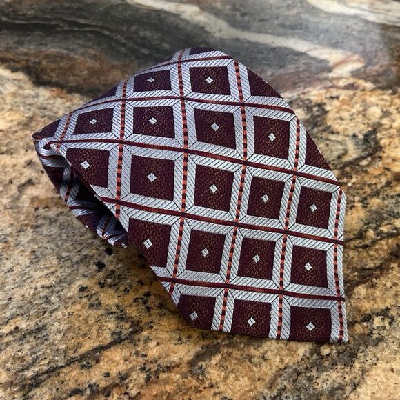 Jhane Barnes 100% Silk Necktie Tie Unique Geometric Red Gray Wide 57 x 4 - Picture 1 of 4